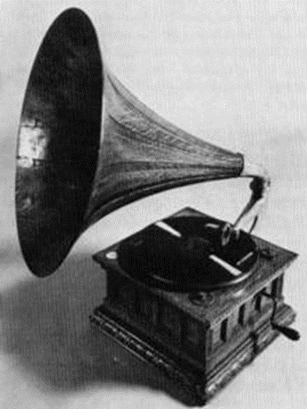 Bild_115._Ein_Trichtergrammophon_des_Jahres_1909.png