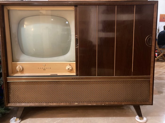 Grundig_Zauberspiegel_856.jpg