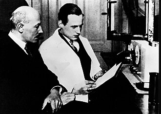 Siemung_Loewe_und_Manfred_von_Ardenne_1928.jpg
