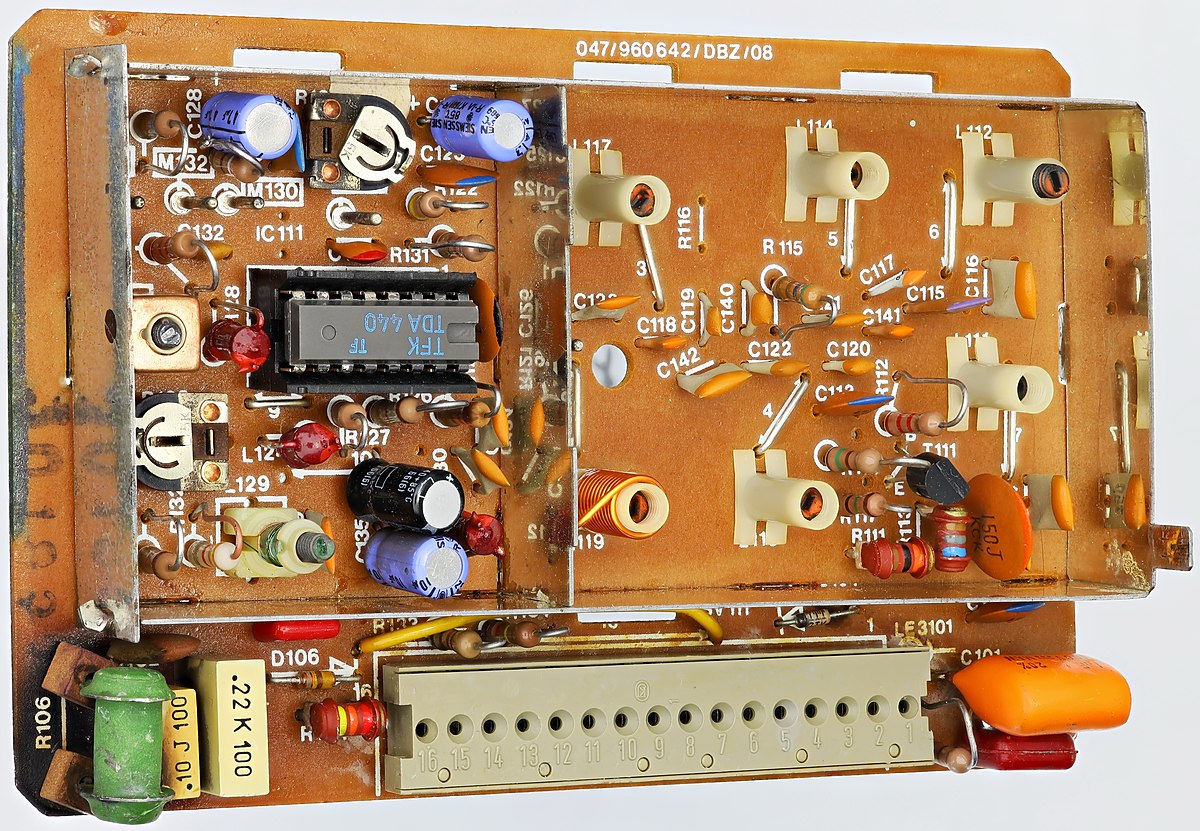 Video_IF_amplifier_Telefunken_PALCOLOR_chassis_712.jpg